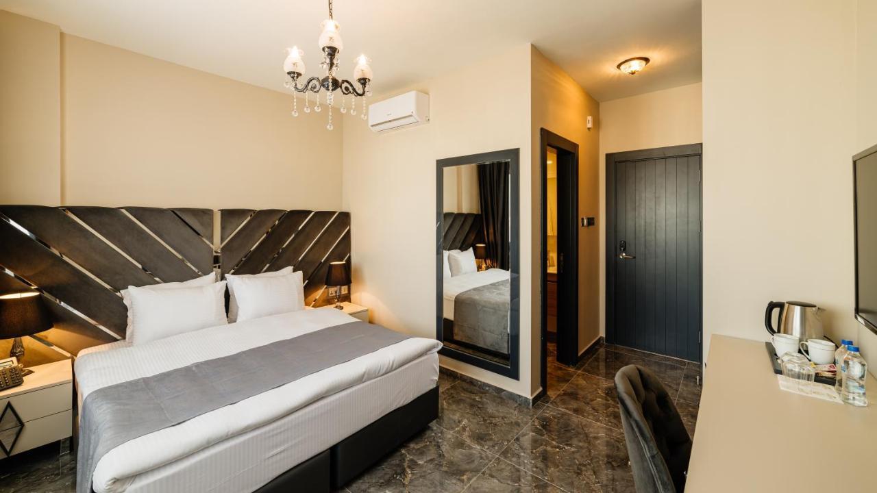 Royal Palace 3*