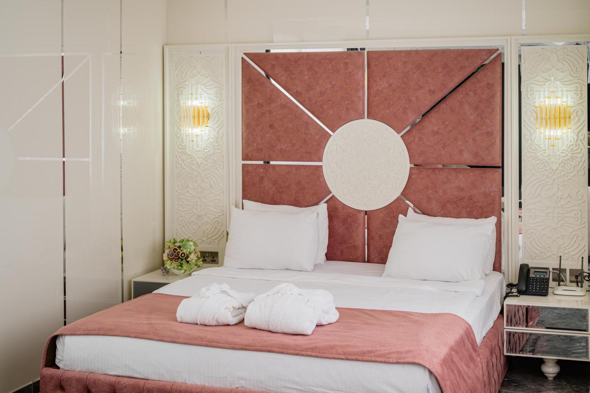 Royal Palace Otel 3*